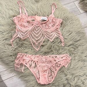 Elegant Moments Pink Lace Bra and Panty Set